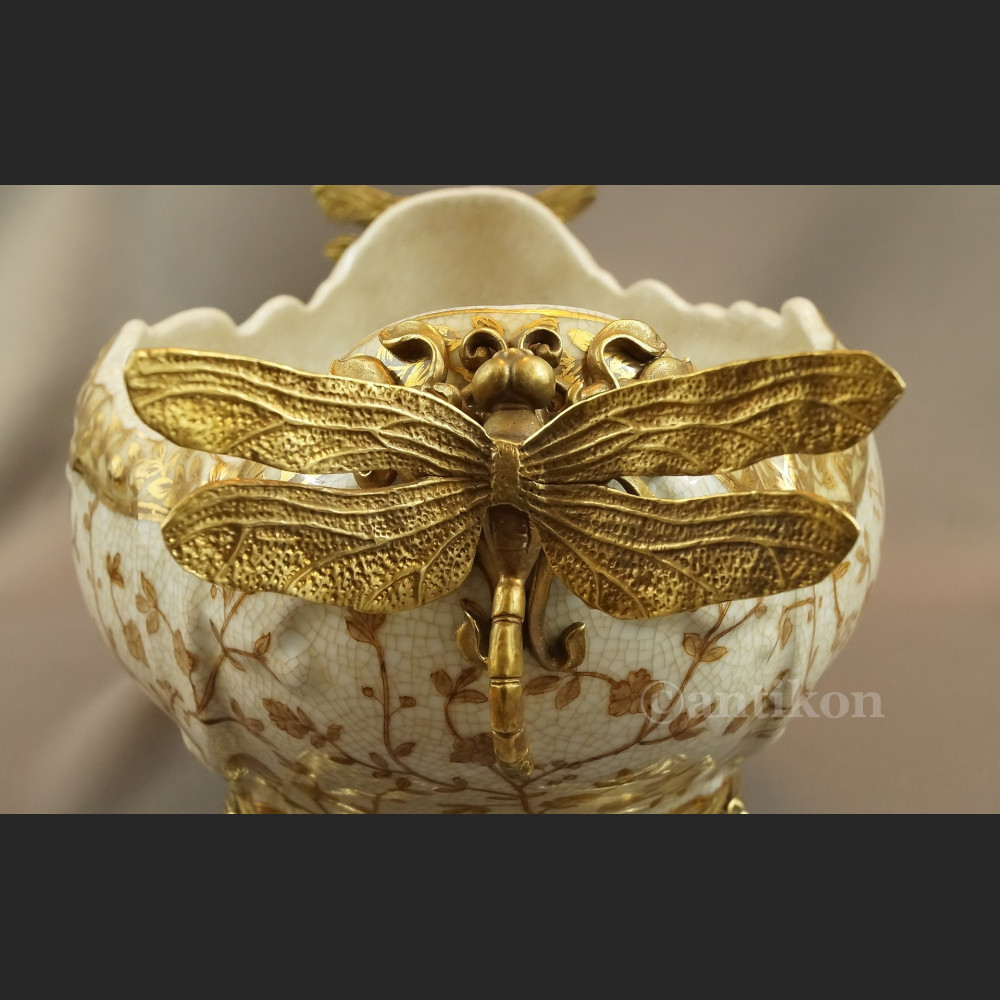 Żardiniera secsyjna patera okuta brązem Żardiniera secsyjna patera okuta brązem