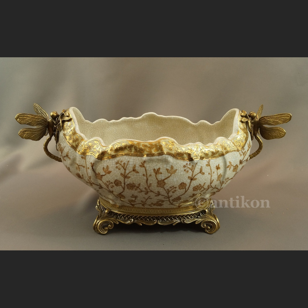 Żardiniera secsyjna patera okuta brązem Żardiniera secsyjna patera okuta brązem