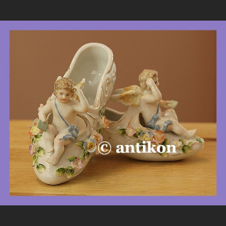 Porcelanowe pantofelki zachwycająca figurka z porcelany 