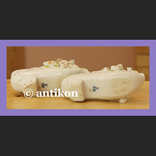 Porcelanowe pantofelki zachwycająca figurka z porcelany Porcelanowe pantofelki zachwycająca figurka z porcelany