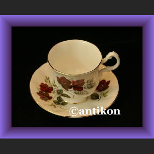Wspaniała porcelana angielska filiżanka i spodek cudne róże