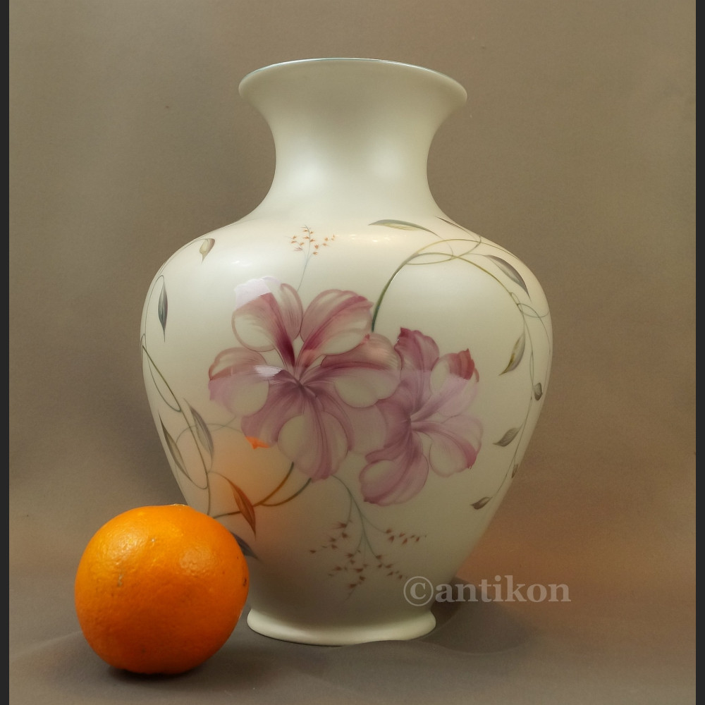 Wazon Rosenthal ręcznie malowany biały Wazon Rosenthal ręcznie malowany biały