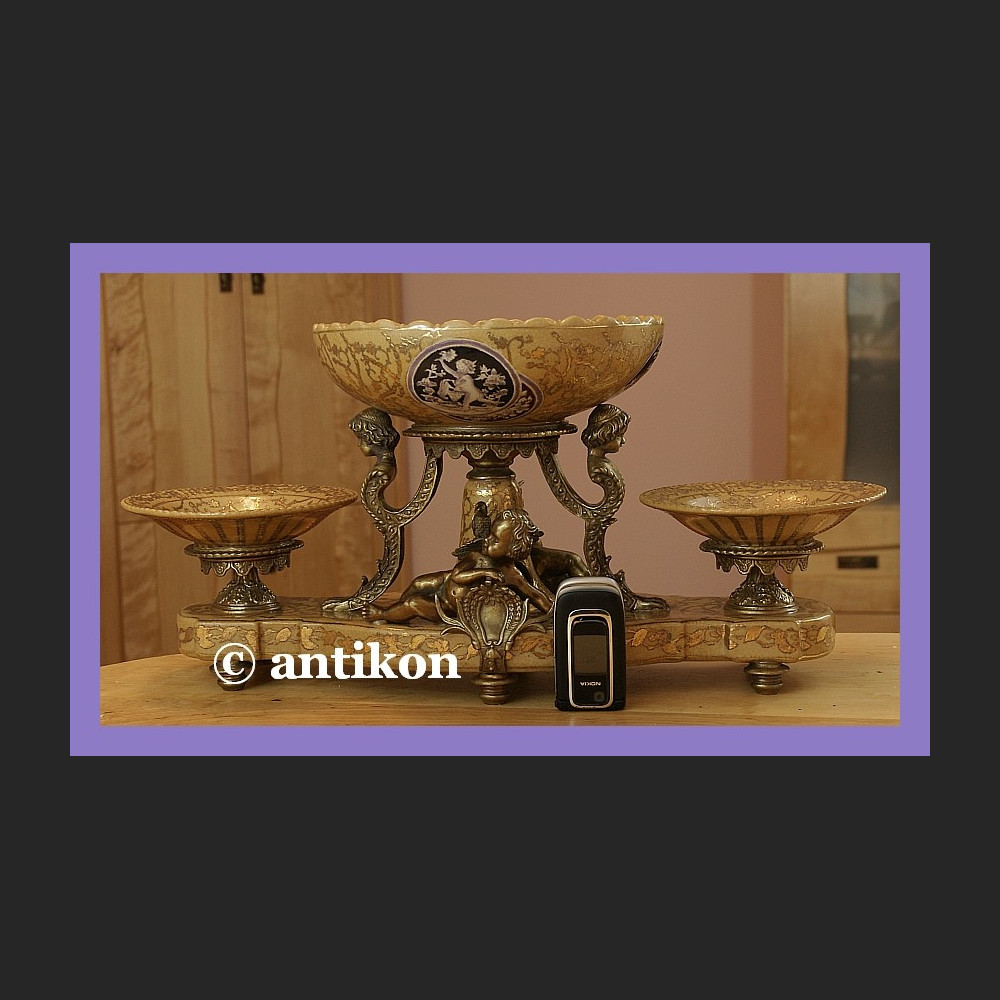 Porcelanowa patera piętrowa Porcelanowa patera piętrowa