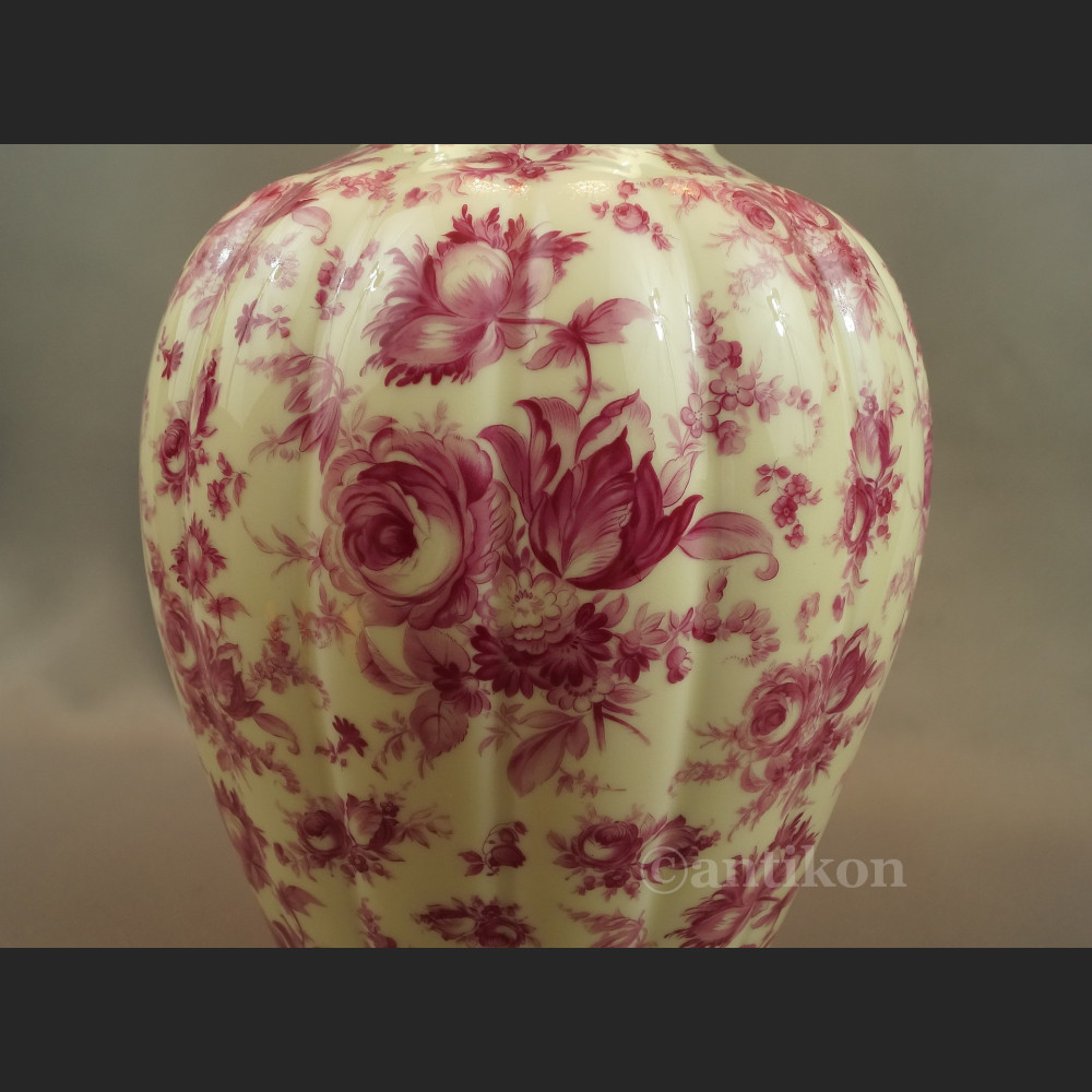 Wazon Thomas Ivory gr Rosenthal wielka amfora z różami Wazon Thomas Ivory gr Rosenthal wielka amfora z różami