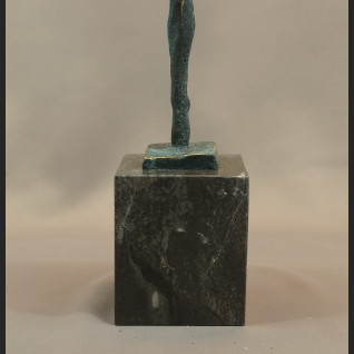 Rzeźba modernistyczna z brązu Królowa Tańca 