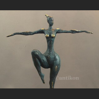 Rzeźba modernistyczna z brązu Królowa Tańca 