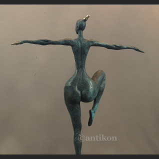 Rzeźba modernistyczna z brązu Królowa Tańca 