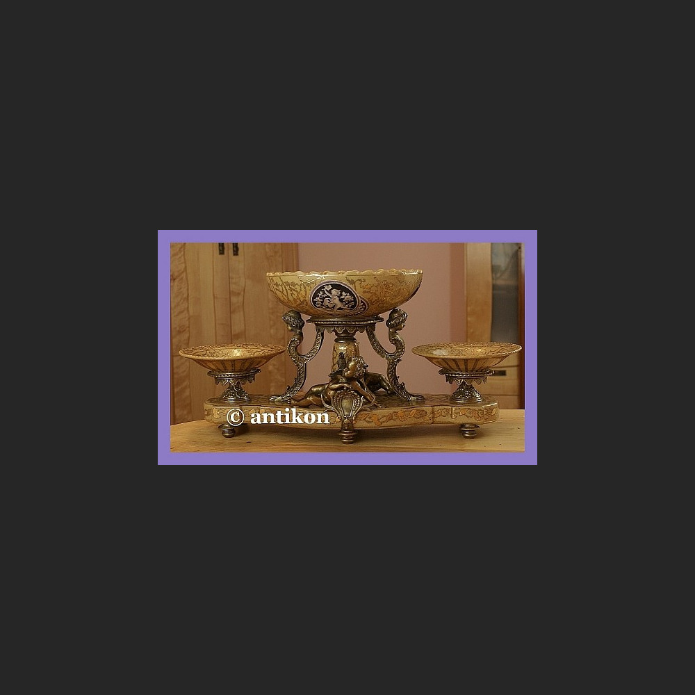 Porcelanowa patera piętrowa Porcelanowa patera piętrowa