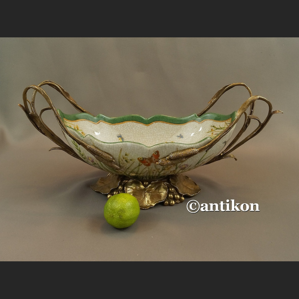 Żardiniera  patera secesyjna z nenufarami 