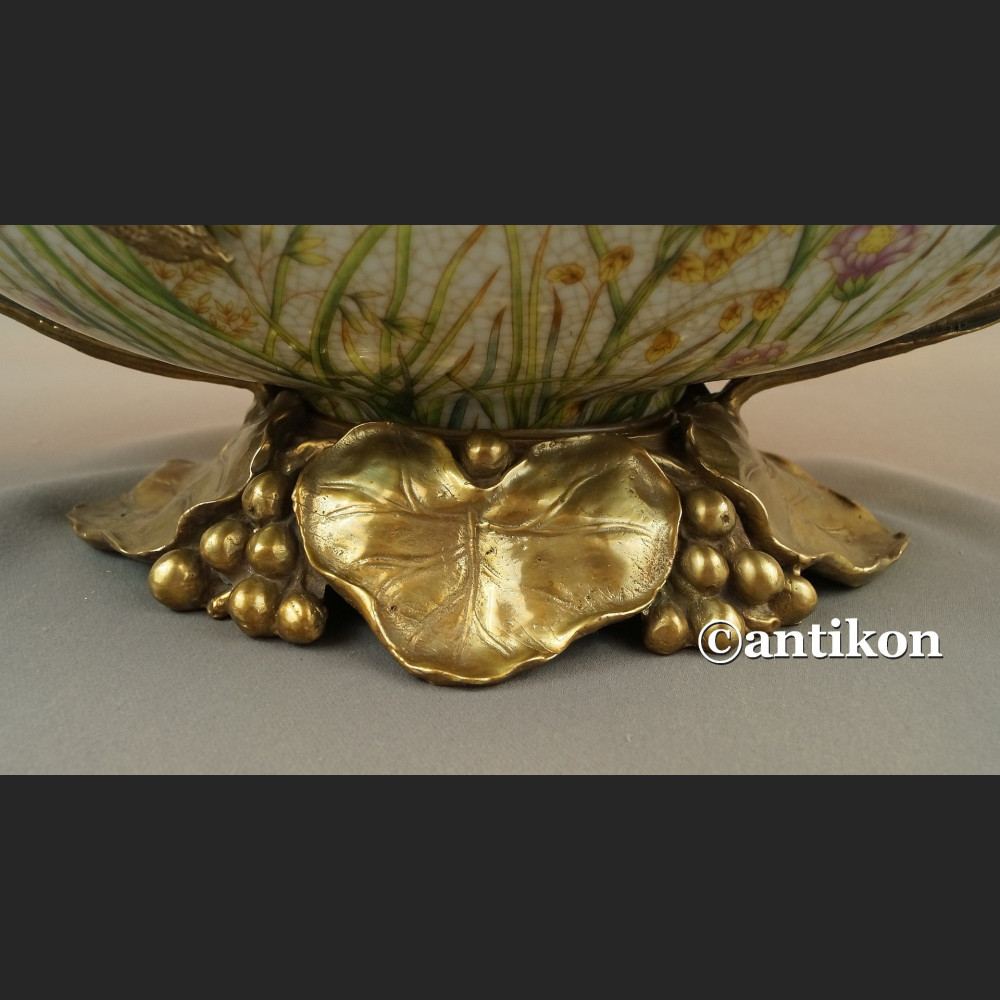 Żardiniera  patera secesyjna z nenufarami 