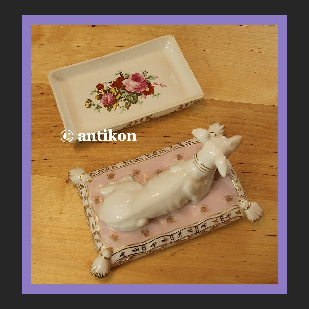 NIESAMOWITA PORCELANOWA SZKATUŁKA Z PSEM