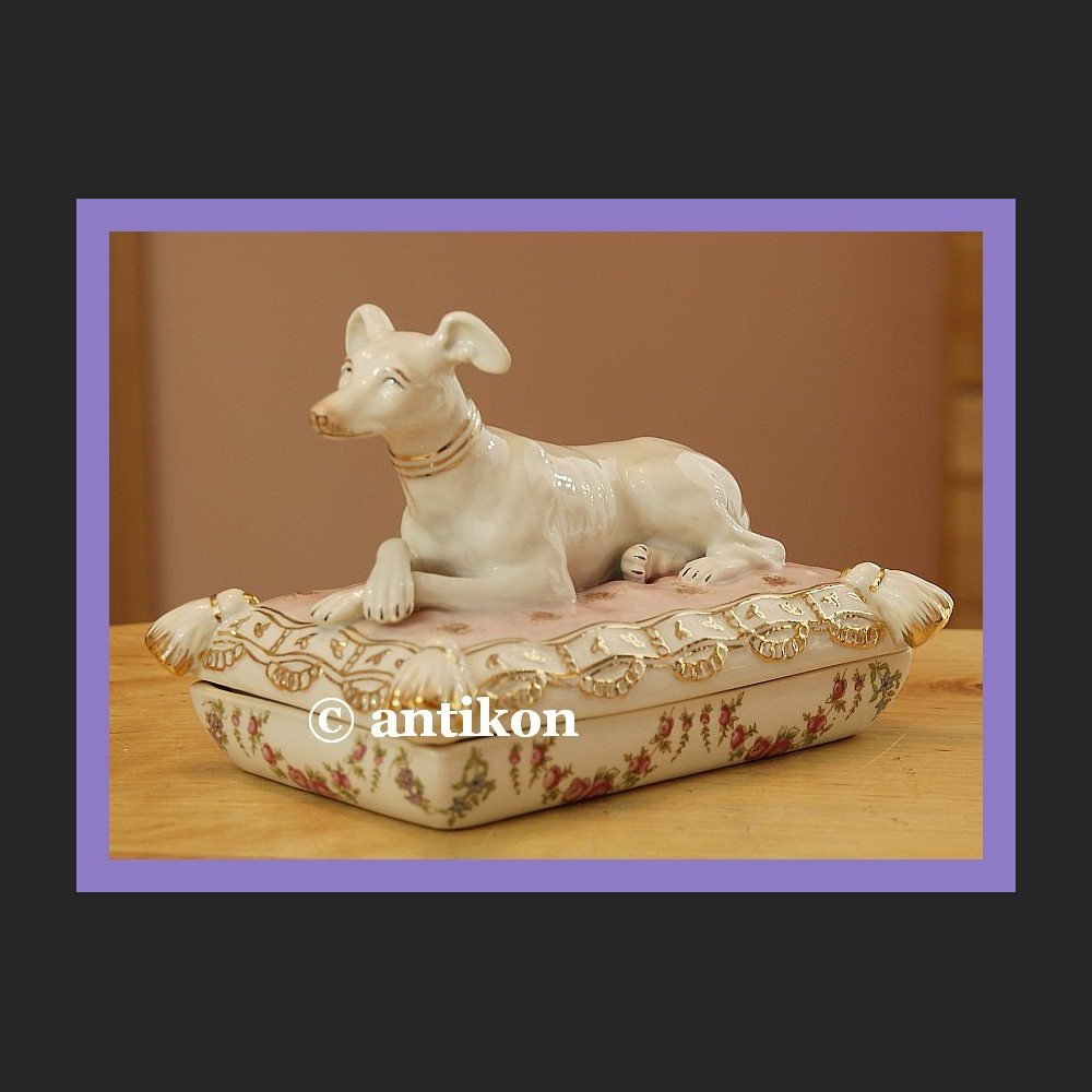 NIESAMOWITA PORCELANOWA SZKATUŁKA Z PSEM