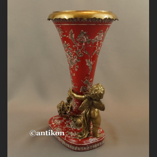 Róg obfitości w barokowym stylu 