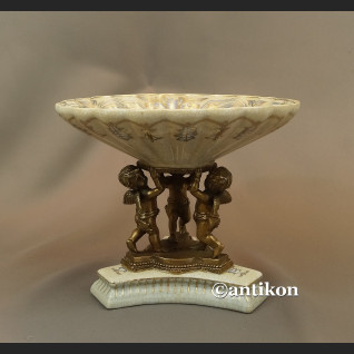 Patera z aniołami porcelana okuta brązem Patera z aniołami porcelana okuta brązem
