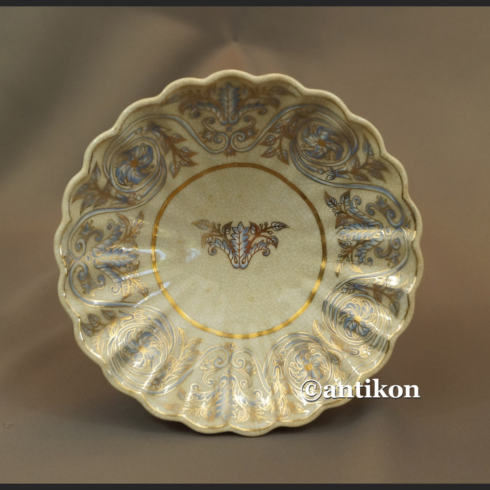 Patera z aniołami porcelana okuta brązem Patera z aniołami porcelana okuta brązem