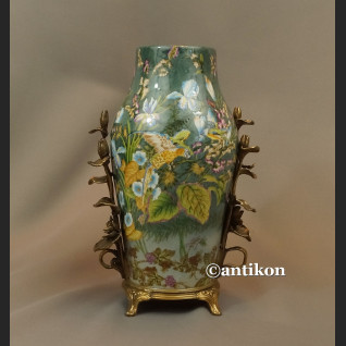 Wazon secesyjny z nenufarami 