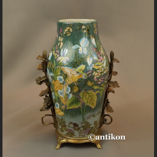 Wazon secesyjny z nenufarami Wazon secesyjny z nenufarami