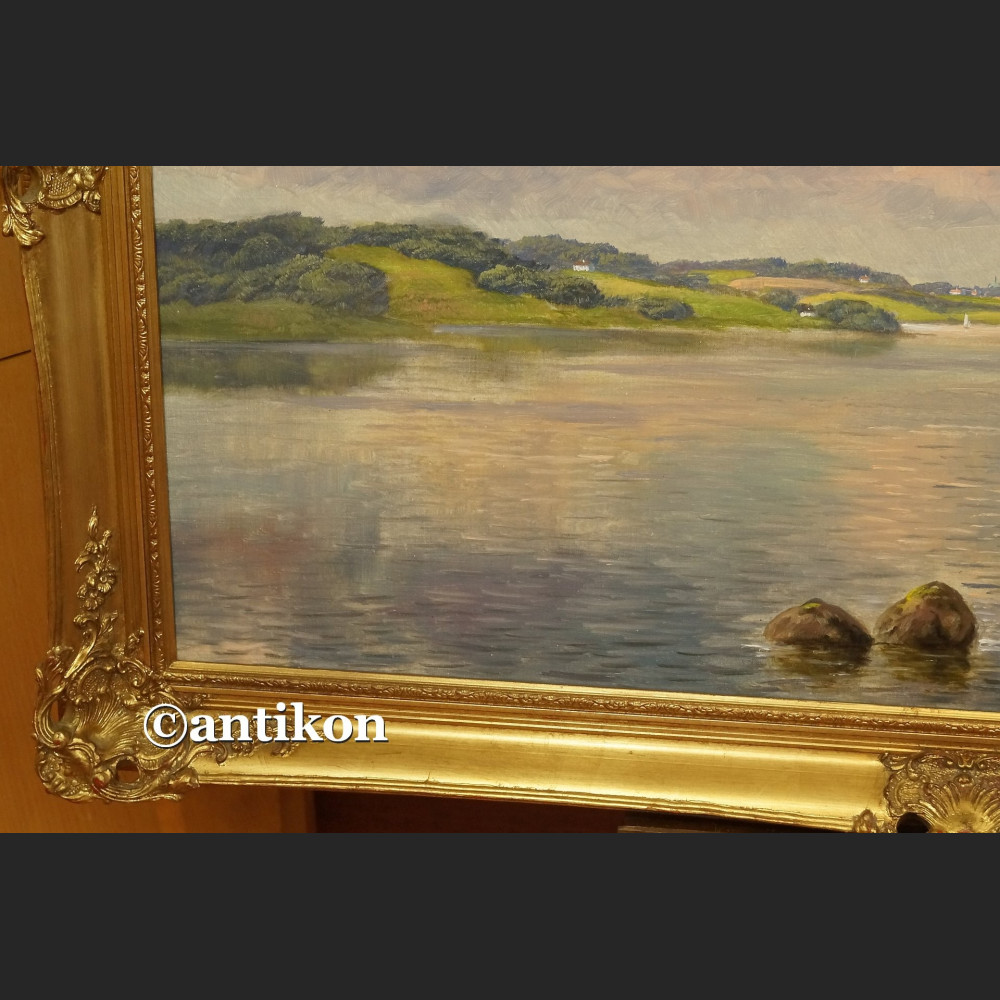 Obraz aukcyjny brzeg jeziora w stylowej ramie  Obraz aukcyjny brzeg jeziora w stylowej ramie