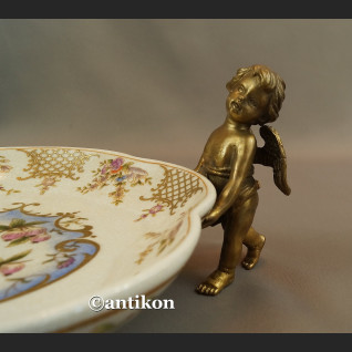 Patera  porcelanowa z aniołami w brązie 