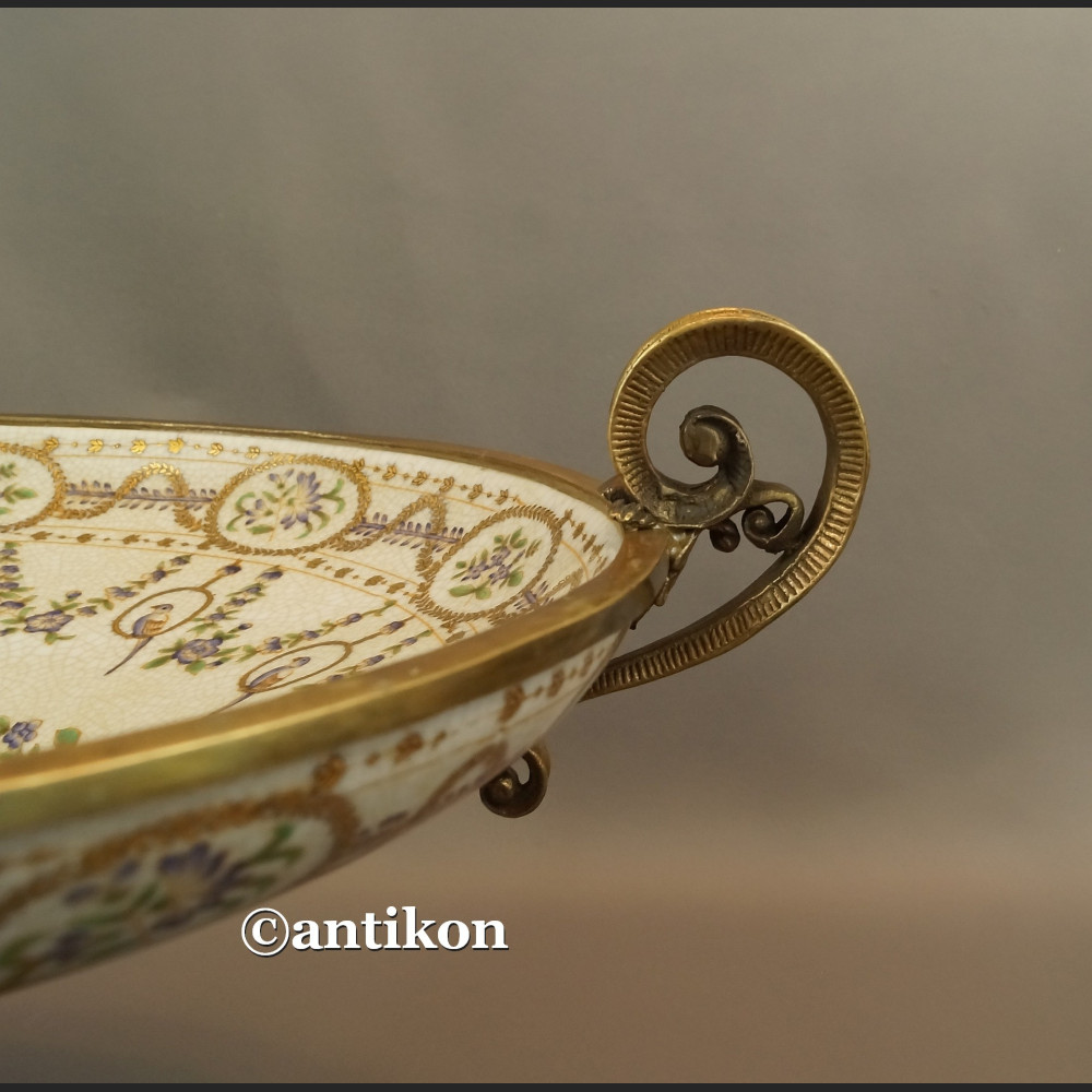 Patera z brązem duża z papużkami Patera z brązem duża z papużkami