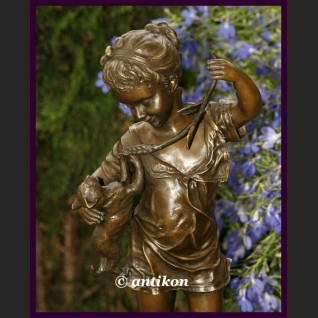 Rzeźba z brązu piękna dziewczynka i kot 