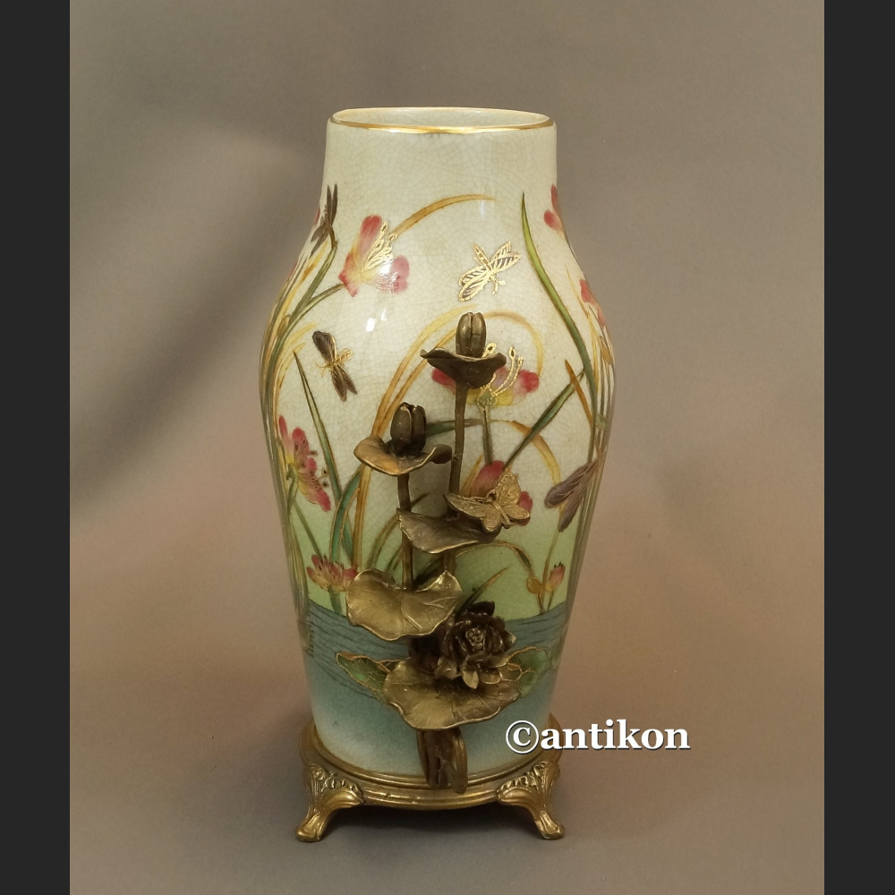 Wazon z nenufarami porcelana z brązem  Wazon z nenufarami porcelana z brązem