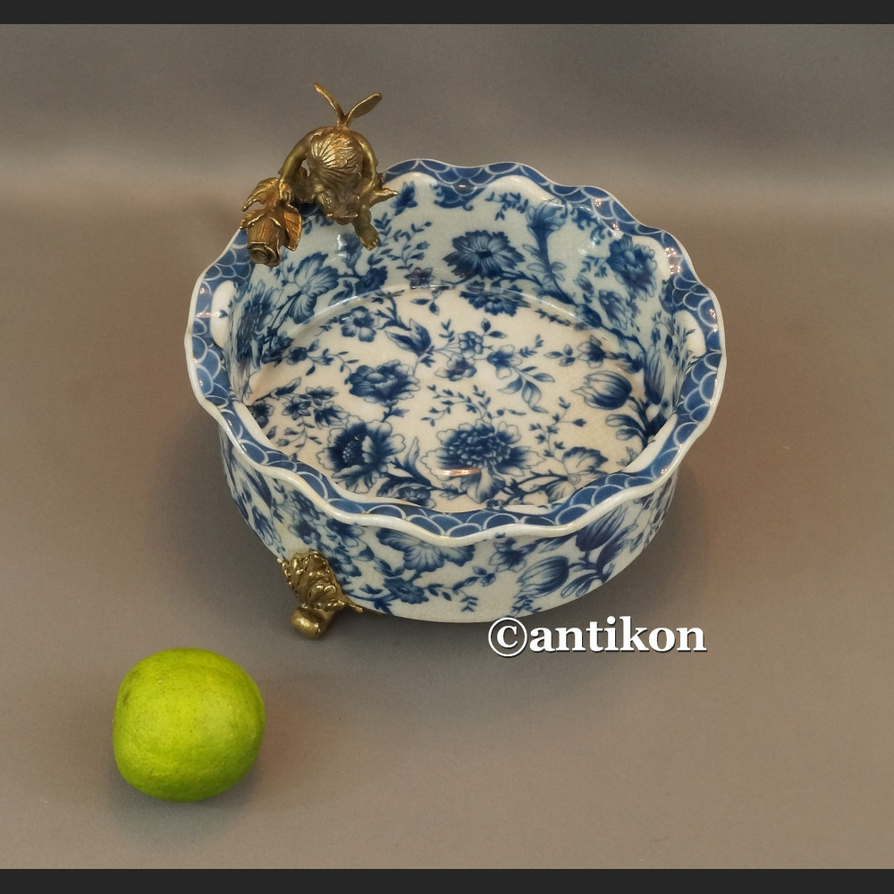 Patera wzór cebulowy z aniołkiem w brązie  Patera wzór cebulowy z aniołkiem w brązie