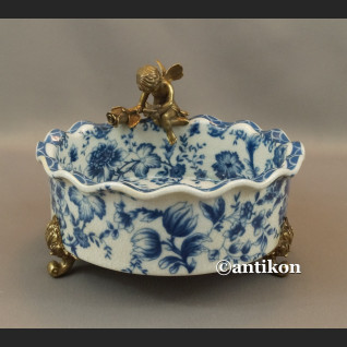 Patera wzór cebulowy z aniołkiem w brązie 