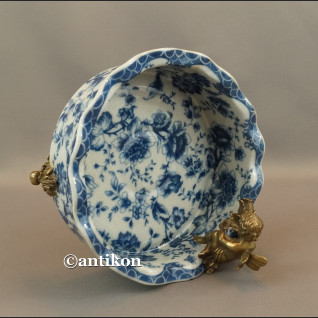 Patera wzór cebulowy z aniołkiem w brązie  Patera wzór cebulowy z aniołkiem w brązie