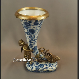 Róg obfitości z amorem wzór cebulowy kobalt 