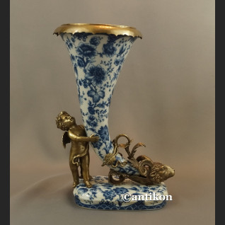 Róg obfitości z amorem wzór cebulowy kobalt  Róg obfitości z amorem wzór cebulowy kobalt