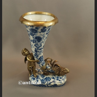 Róg obfitości z amorem wzór cebulowy kobalt  Róg obfitości z amorem wzór cebulowy kobalt