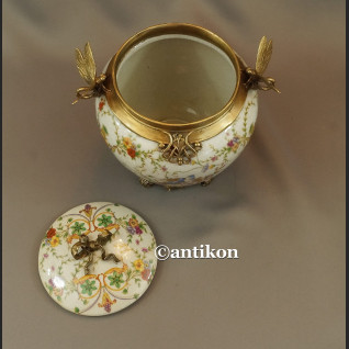 Porcelanowa szkatuła z ważkami 