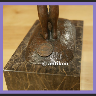 Rzeźba dwie gimnastyczki figurka sportowa