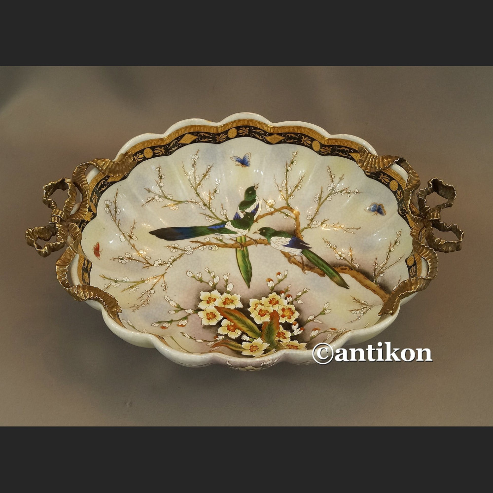 Patera porcelanowa z jaskółkami Patera porcelanowa z jaskółkami