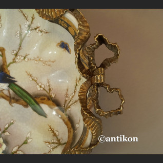 Patera porcelanowa z jaskółkami Patera porcelanowa z jaskółkami