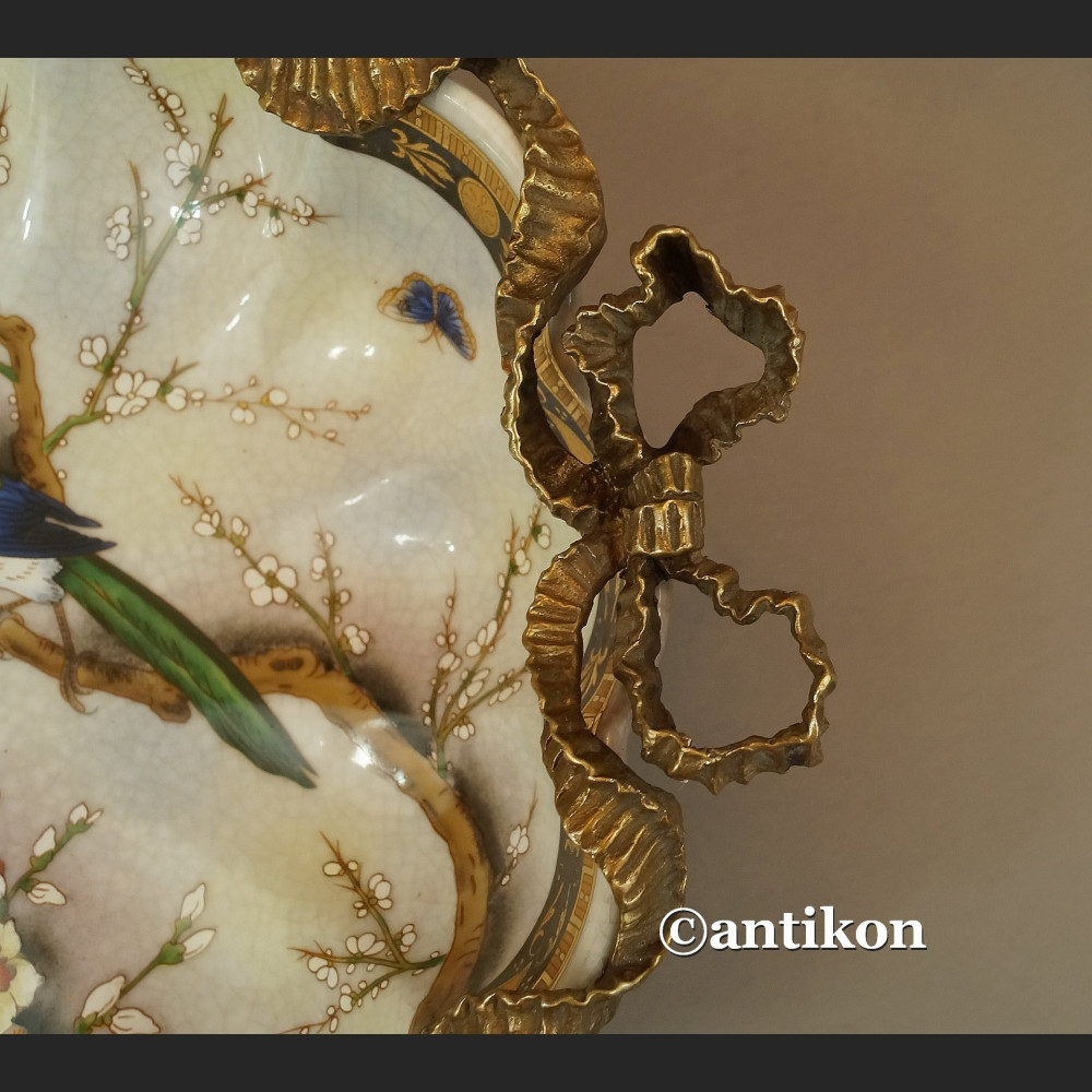 Patera porcelanowa z jaskółkami Patera porcelanowa z jaskółkami