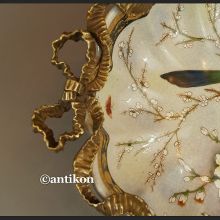 Patera porcelanowa z jaskółkami Patera porcelanowa z jaskółkami