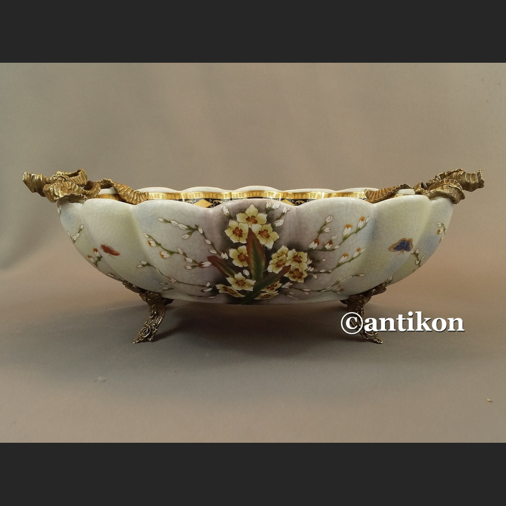 Patera porcelanowa z jaskółkami Patera porcelanowa z jaskółkami