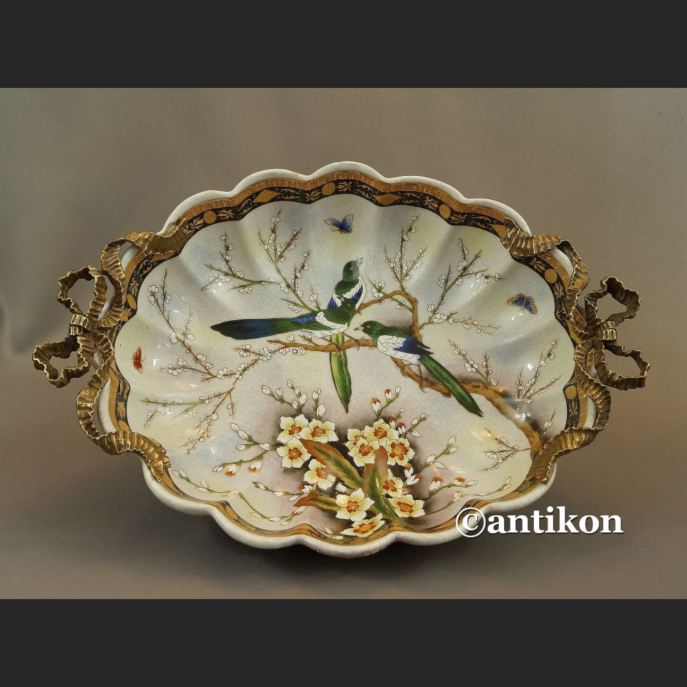 Patera porcelanowa z jaskółkami Patera porcelanowa z jaskółkami