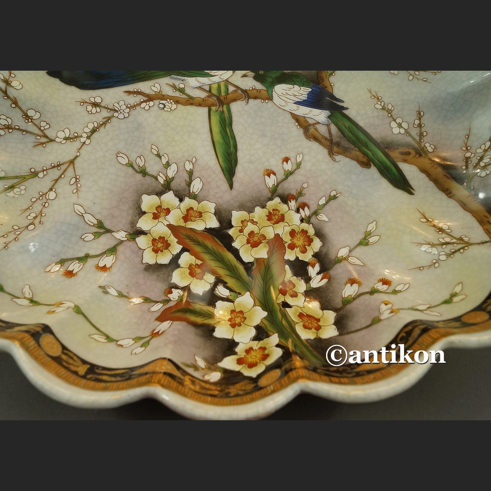 Patera porcelanowa z jaskółkami Patera porcelanowa z jaskółkami