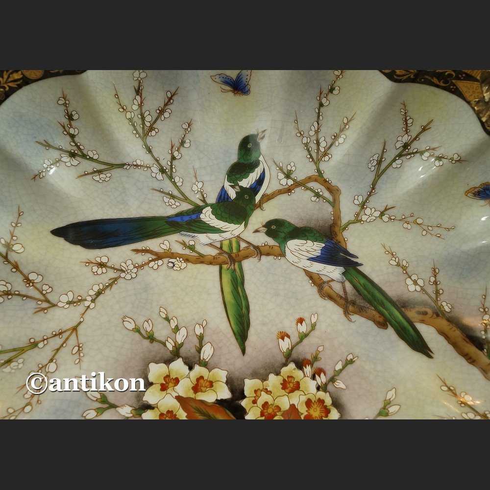 Patera porcelanowa z jaskółkami Patera porcelanowa z jaskółkami