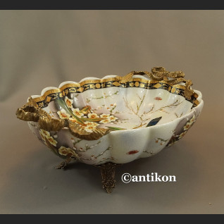 Patera porcelanowa z jaskółkami Patera porcelanowa z jaskółkami