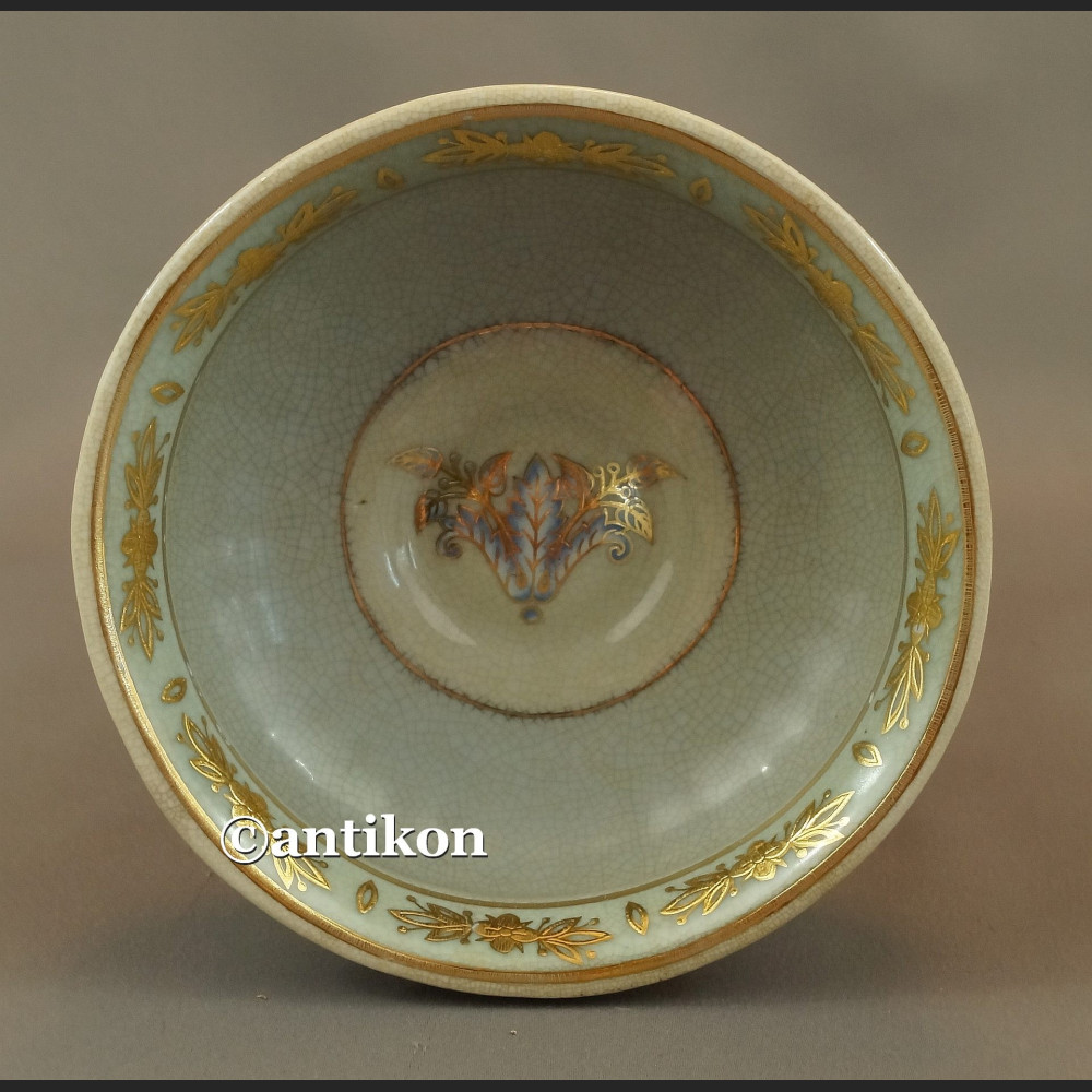 Patera porcelanowa z aniołami w barokowym 