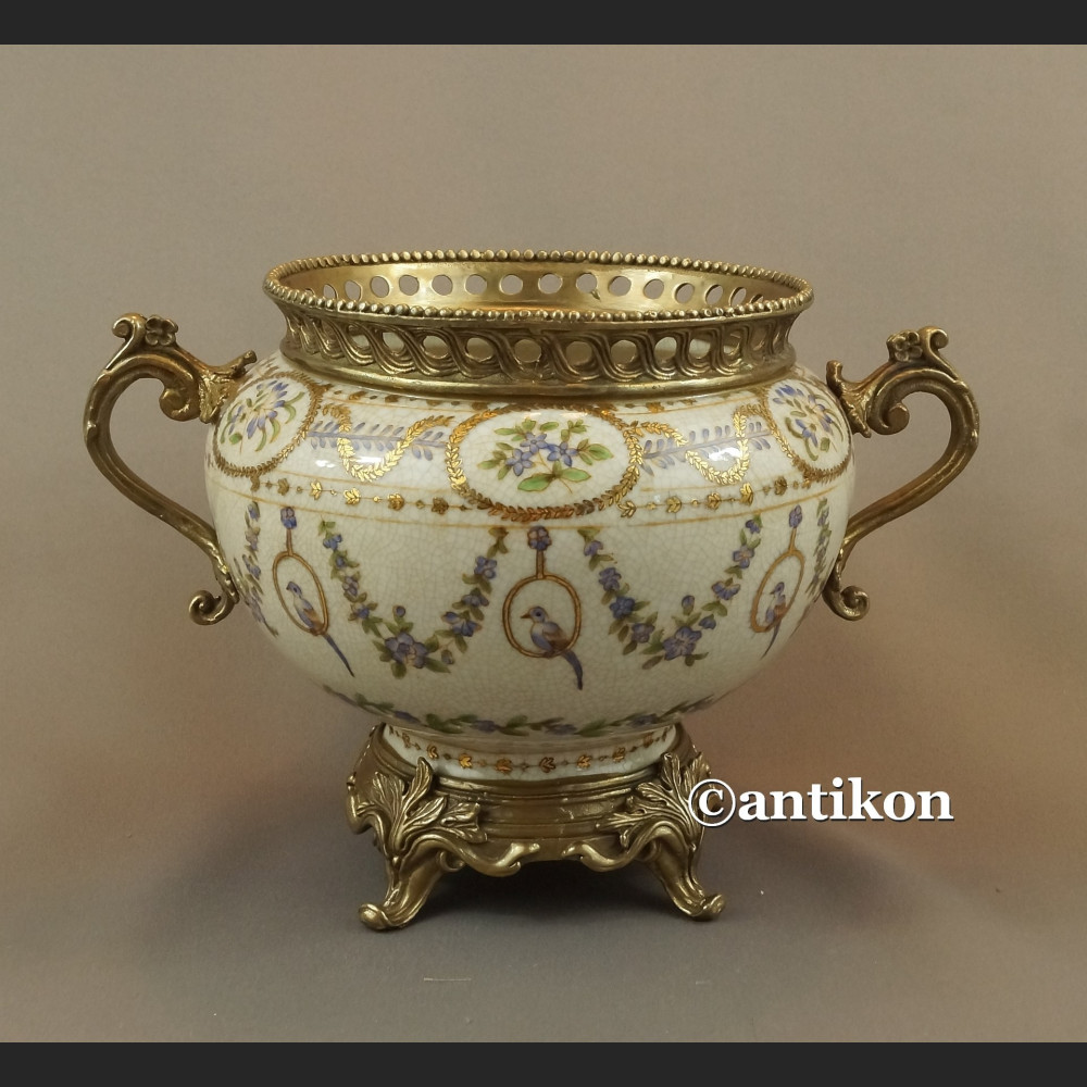 Żardiniera z brązem duża donica z papużkami Żardiniera z brązem duża donica z papużkami