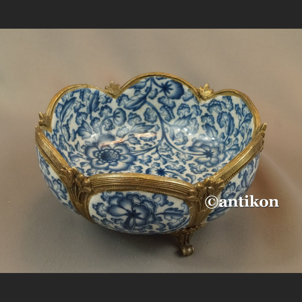 Patera wzór cebulowy jak kwiat Patera wzór cebulowy jak kwiat