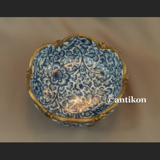 Patera wzór cebulowy jak kwiat Patera wzór cebulowy jak kwiat