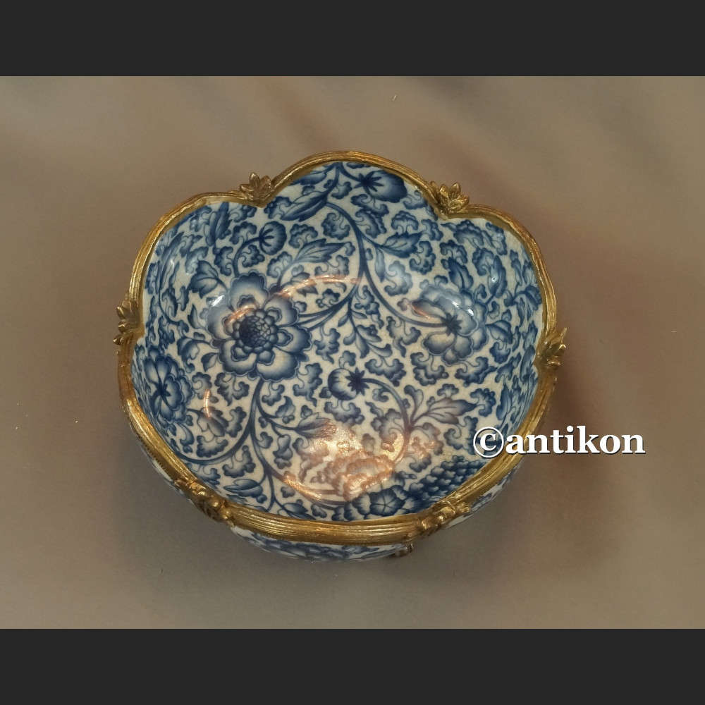 Patera wzór cebulowy jak kwiat Patera wzór cebulowy jak kwiat