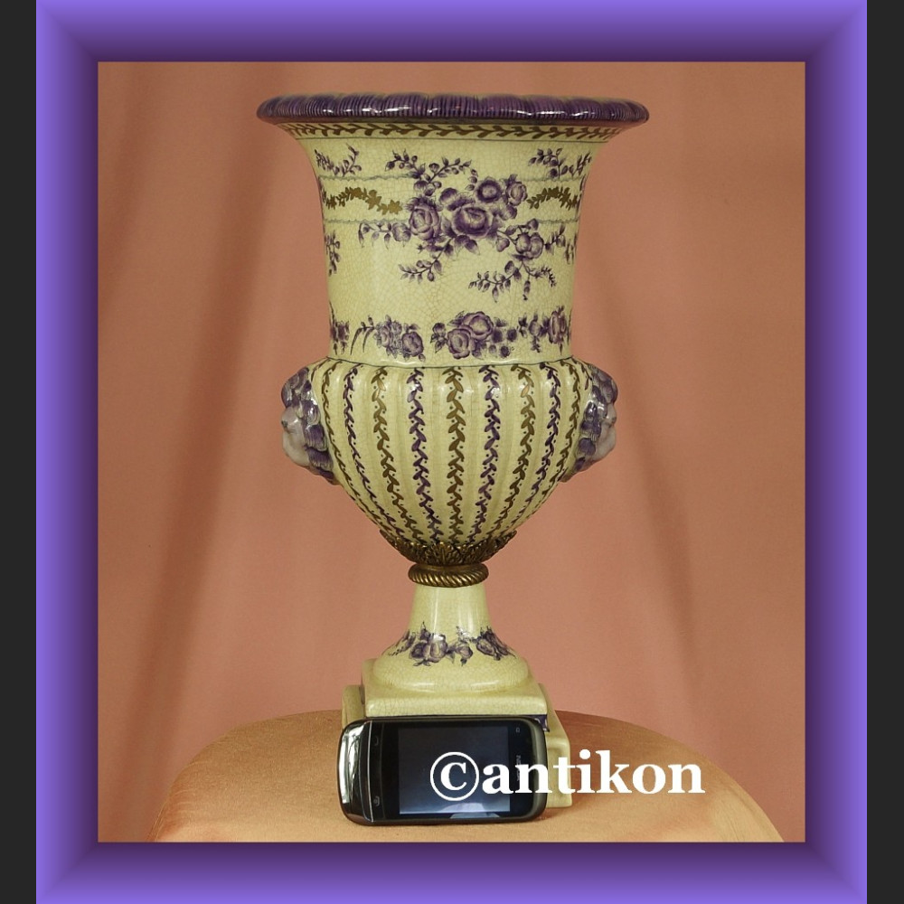 Żardiniera duża donica z lwami Żardiniera duża donica z lwami