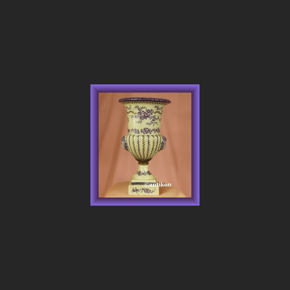 Żardiniera duża donica z lwami Żardiniera duża donica z lwami